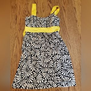 Taboo sleeveless dress medium. Has a little padding.